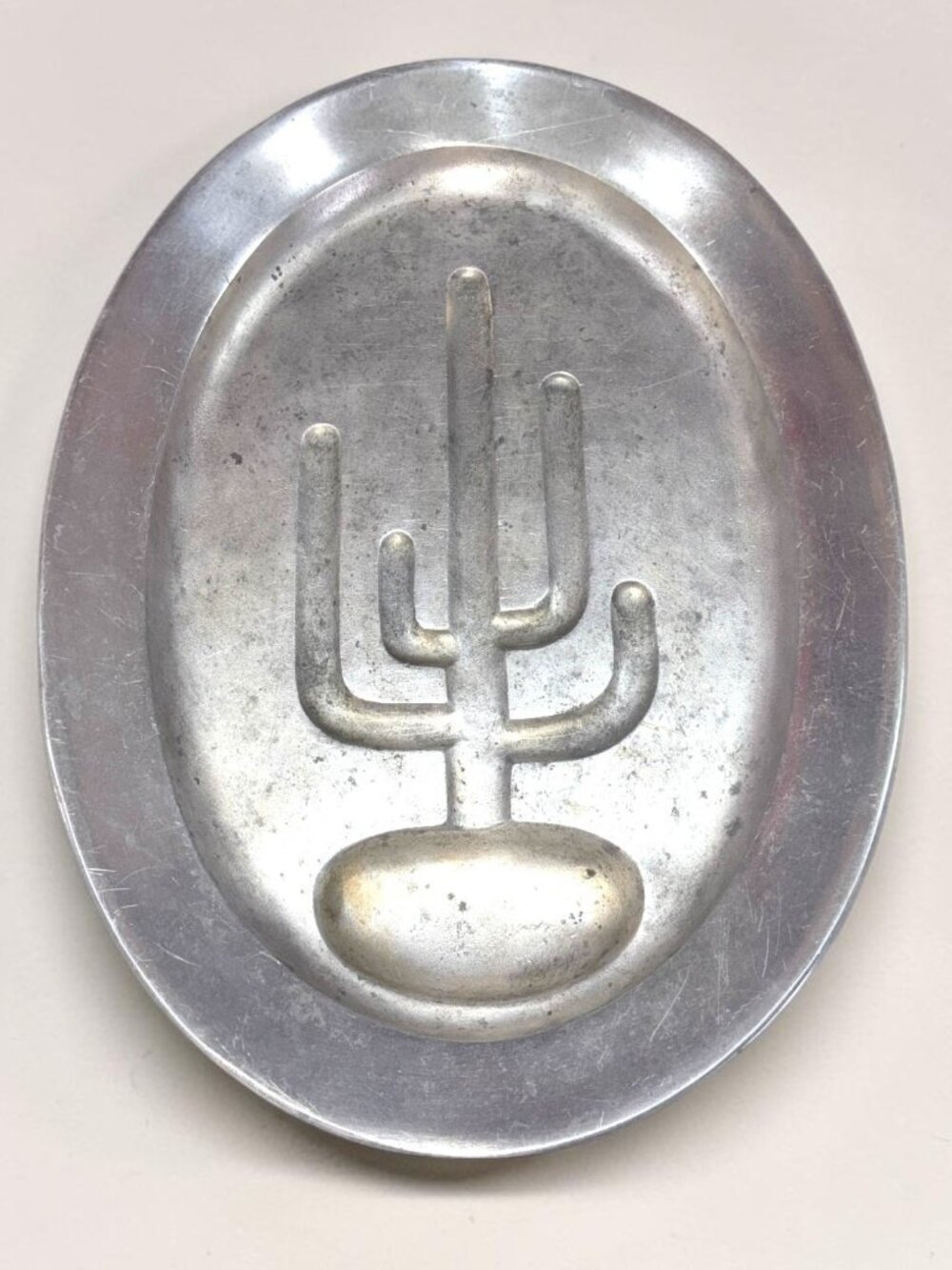 VTG Nordic Ware Aluminum Cactus Oval Meat Serving Platter Footed Southwest 19.5"
